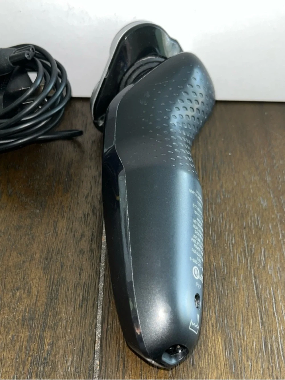 Philips Norelco Rechargeable Razor Series 5000 Wet/Dry W/ Charger: Works 100%